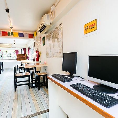 Alphabed Hostel Банкок Екстериор снимка