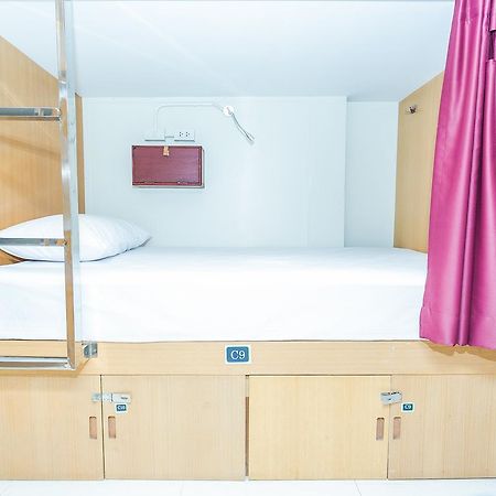 Alphabed Hostel Банкок Екстериор снимка