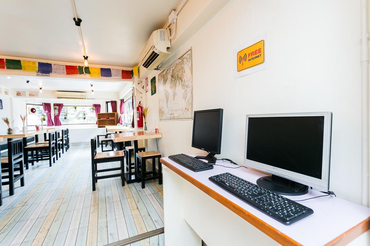 Alphabed Hostel Банкок Екстериор снимка