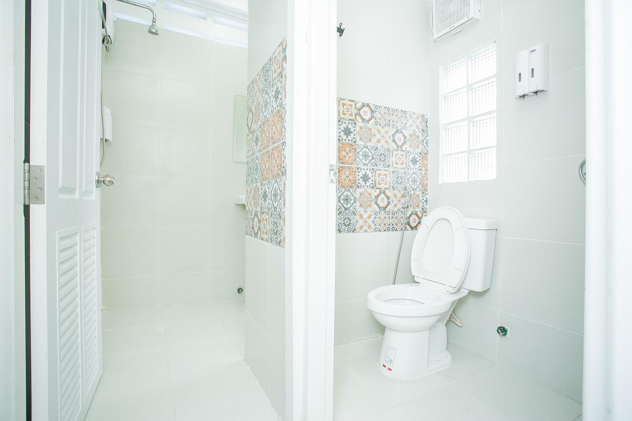 Alphabed Hostel Банкок Екстериор снимка